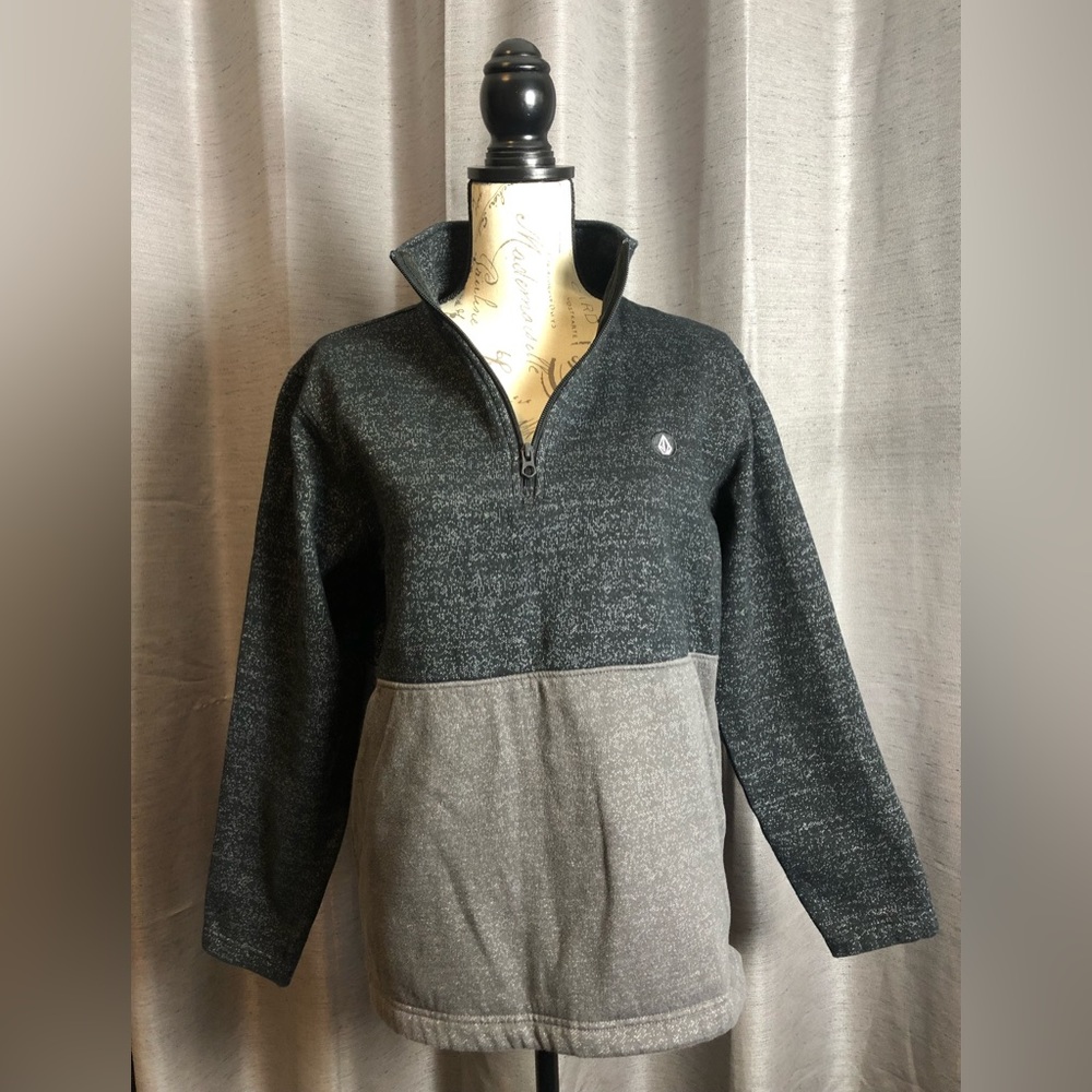 Volcolm Unisex Pullover Black and Grey Size Small